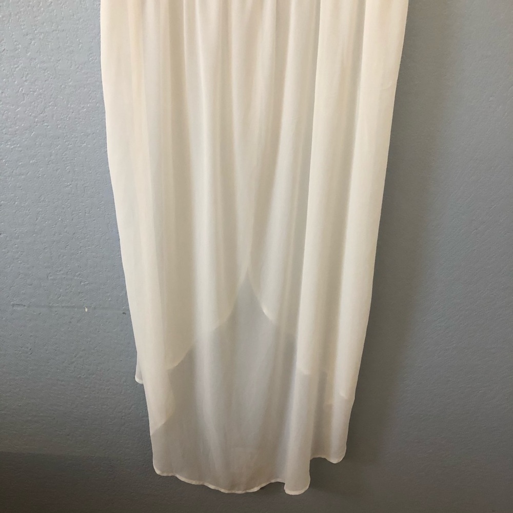 Torrid White High-Low Top - Picture 9 of 12